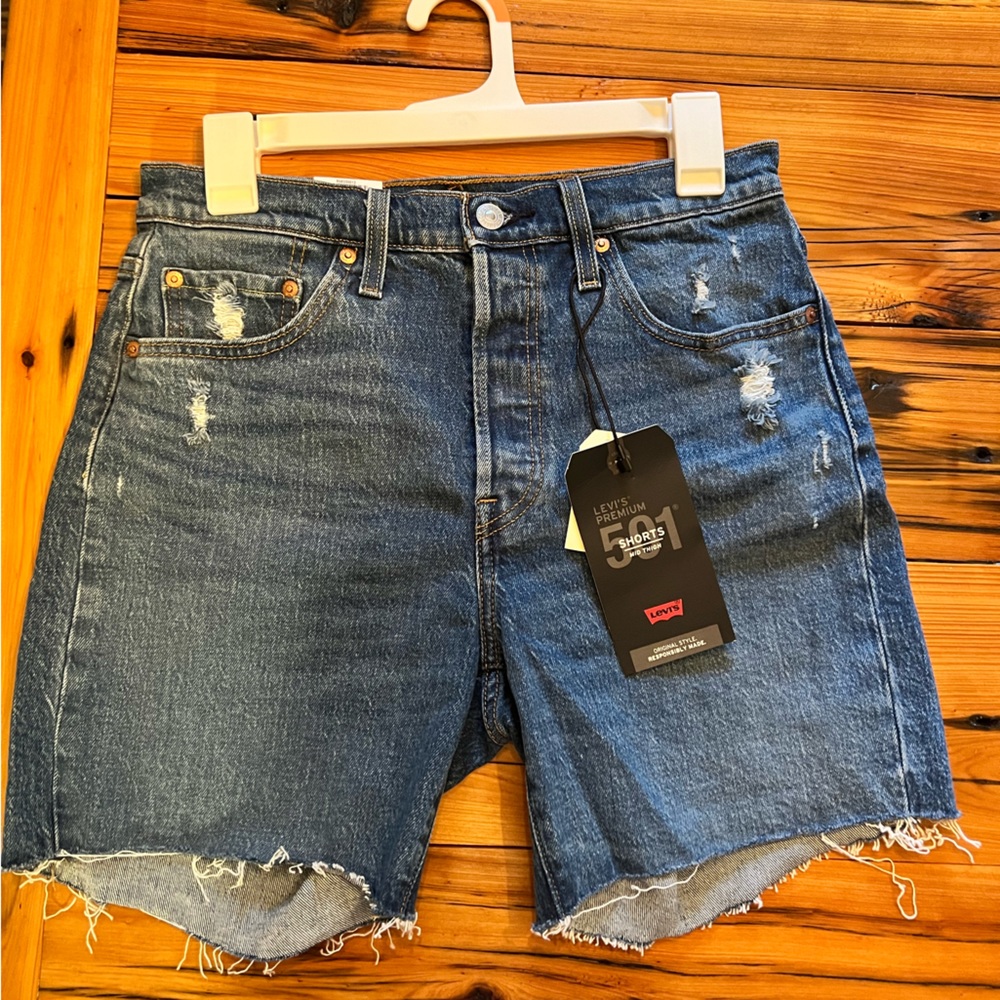 Levi’s 501 premium women’s mid thigh short raw hem size 28 NWT